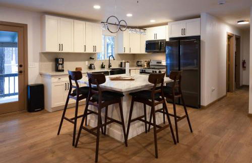 Lassen National Park Luxury Cabin with Hot Tub - Foto 27