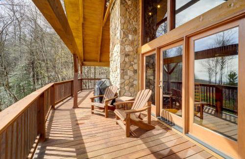 Smoky Mountain Vacation Rental with Large Deck! - Foto 2