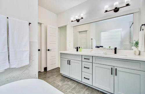 Modern getaway near downtown and airport - Foto 12