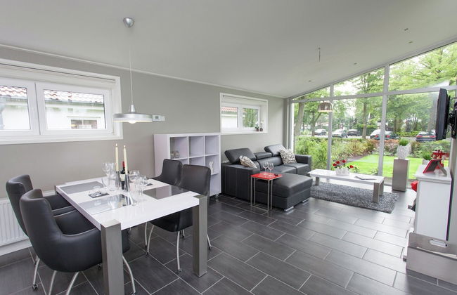 Family Getaway w/ Garden - Photo 18