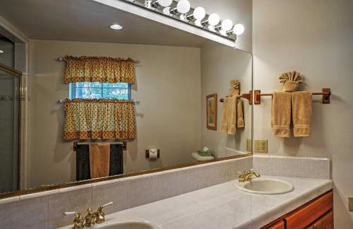 Hot Tub, Deck & Trail Access: Shaver Lake Cabin - Photo 12