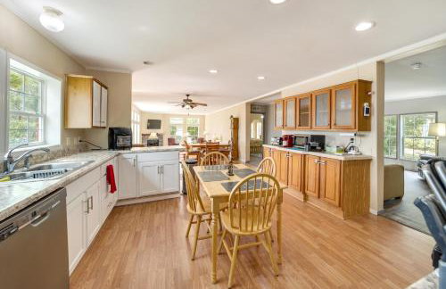 Pet-Friendly Checotah Home with Deck and Lake Views! - Foto 12