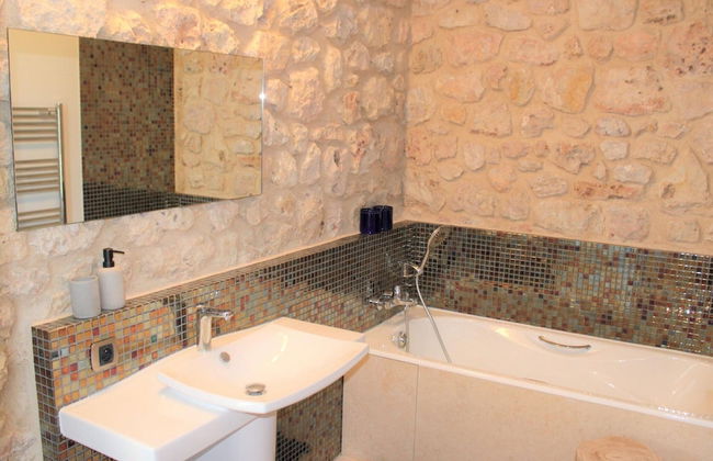 Holiday Home in Bagnols-en-foret With Pool - Photo 26