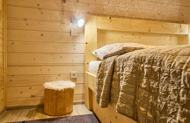 Luxe Timber Lodge & Yoga Loft - Photo 20