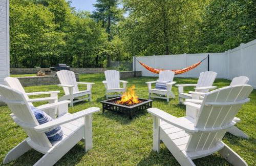 Luxury Villa with Hot Tub, Two Fire Pits, King Bed Suite, Game Room & Fenced Yard - Foto 3