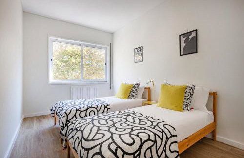 Charming 3BR w/ Office & Garage by Foz Beaches - Foto 37