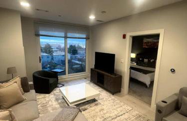 Luxurious 1BR, Pool, Gym, nr Blue Line - Foto 10