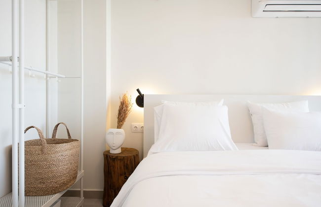 Serene seafront villas - Photo 2