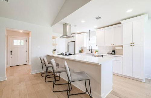 Rena Home Sleeps 8 Yard King Ensuite - Foto 4