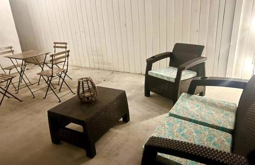 Intimate Casita Mia minutes away from Airport, Calle 8, Brickell, Coral Gables, The beach and more! - Foto 10