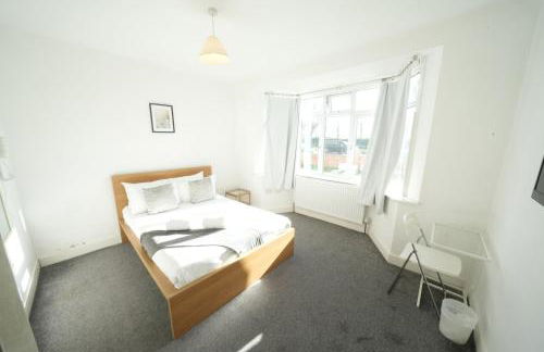 Private Rooms-Private Bathrooms-Near Airport- CABIN CREW paradise - Foto 8