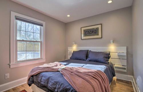 Renovated Carrboro House with Deck and Fire Pit! - Foto 19