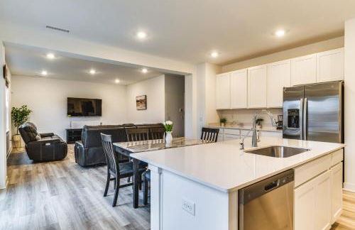 Quiet Avon Home - Near Indianapolis Speedway! - Photo 2