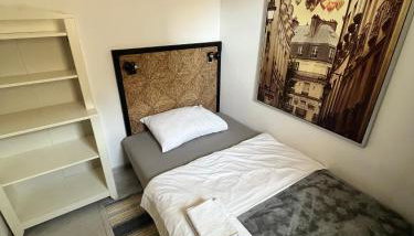 Przy ratuszu - Foto 4