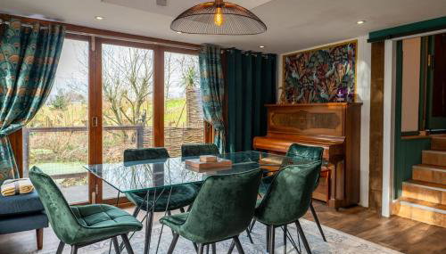 Heron's Perch- A pond-side retreat with cinema room - Foto 1