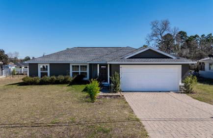 COZY home with fenced patio - Foto 51