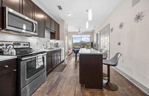 Stylish 1BR Retreat with Pool & Gym - Foto 4