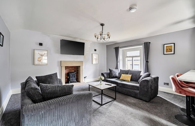 Cosy Apartment Above Village Pub - Photo 22