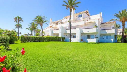 Frontline beach ground floor apartment - Los Monteros Palm Beach - Photo 2