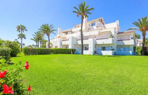 Frontline beach ground floor apartment - Los Monteros Palm Beach - Photo 2