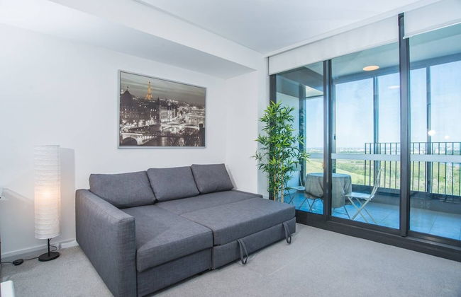 Minimalism Modern Apartment With Water View - Photo 13