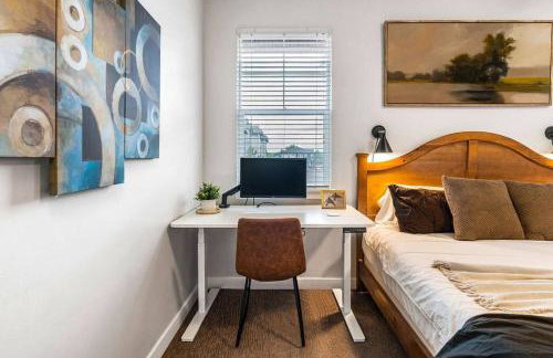 Spacious 2-Story, Pet&Fam Friendly, WFH, Gym&Pool - Foto 46