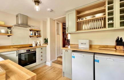 Cosy Cottage - Photo 2