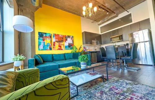 Spacious 2BR South Loop Suite with Skyline View, Optional Parking and Gym Access Close to McCormick Place, Grant Park, Museum Campus & CTA Lines - Foto 2