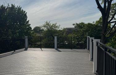 Cozy 3BR Retreat with Rooftop Near EWR & NYC Access - Photo 29