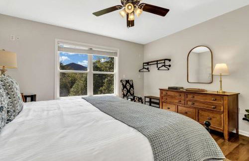 Spacious Mountain Retreat with Bonus Game Room Near Asheville, Barnardsville, NC - Foto 52