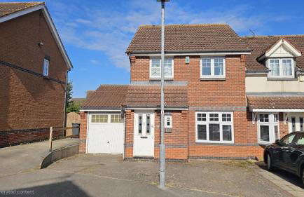 Quiet 3 bed semi with off street parking - Foto 33