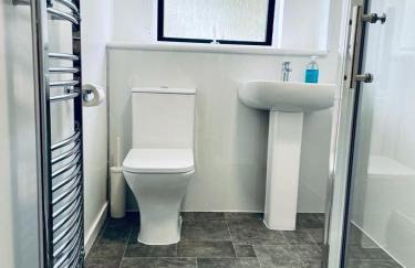 Modern 2 Bedroom Apartment With Free Parking - Foto 2