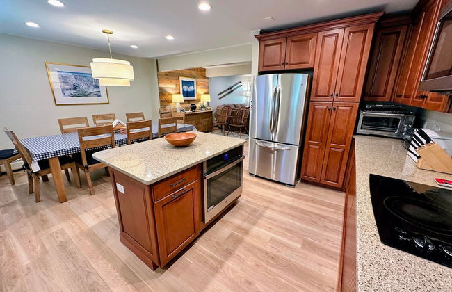 A1 Luxury Bretton Woods Ski-in Ski-out Townhome Next to Beginner ski Area Fast Wifi Keyless Entry - Photo 66