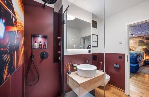 EDLER WOHNRAUM Disney Marvel Studio mit Balkon, Boxspringbett, Kaffeevollautomat, Lift & Parkplatz - Foto 25