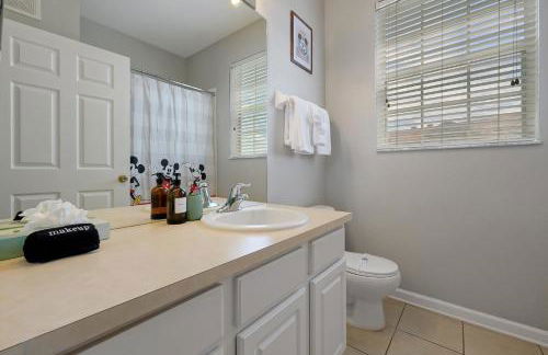 Spring Break Awaits Disney Close Pool Slides Fun - Foto 23