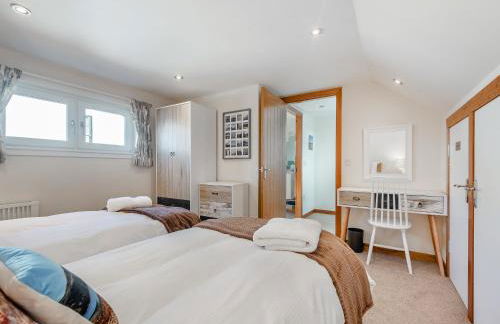 Postbox Cottage - Photo 10