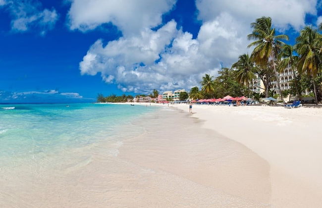 Modern 2-bed Apt Near Beach In St. Lawrence Gap 2 Bedroom Apts by Bluescape - Foto 61