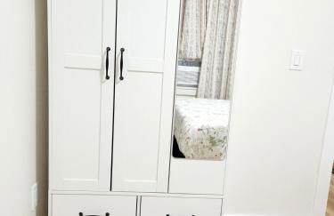 Cozy 2BR in Newark for Families, Work & Long Stays - Photo 11