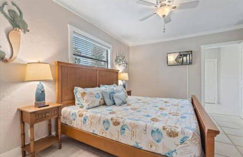 CANAL FRONT! Bring or rent a boat, near AMI/IMG. - Foto 16