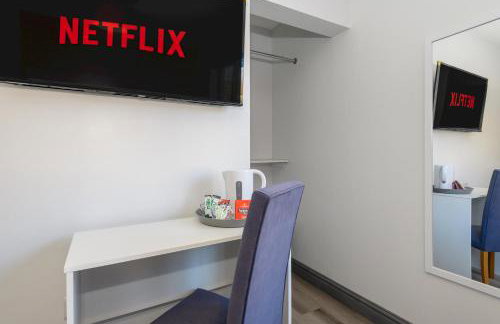 Leeds Stay Private En-Suite Room Shared Kitchen - Pass the Keys - Photo 26