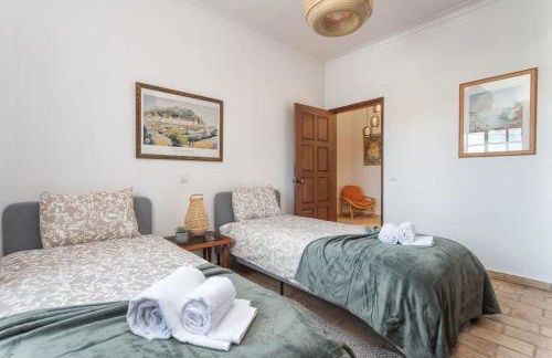 Spacious Villa Swimming Pool by HostWise - Foto 32