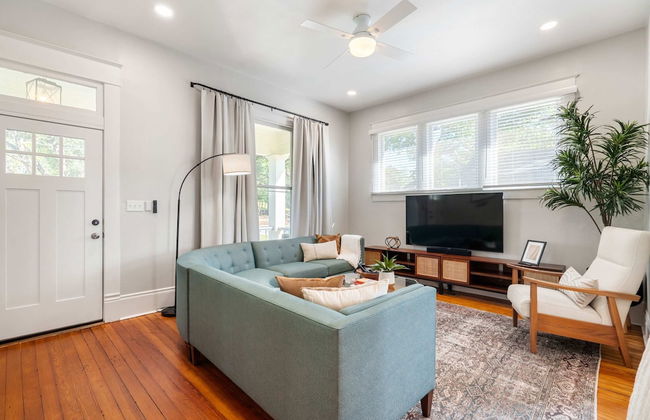 Modern Decor Walkable to Soco - Foto 11