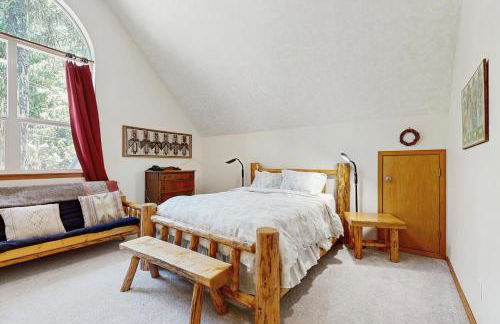 Brooke and Dan's Retreat -3 bedroom home plus a 2 bedroom apartment - Foto 14