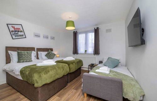Ealing Manor - 6 beds 3 sofa beds sleeps 9 ppl - Foto 32