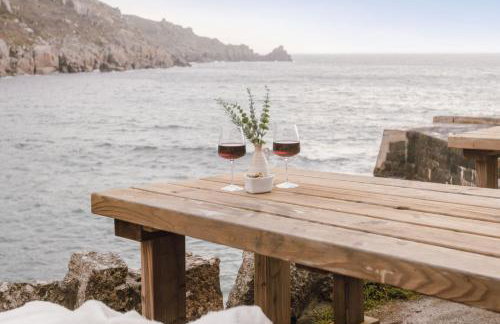 The Enchanted Cottage - Photo 24