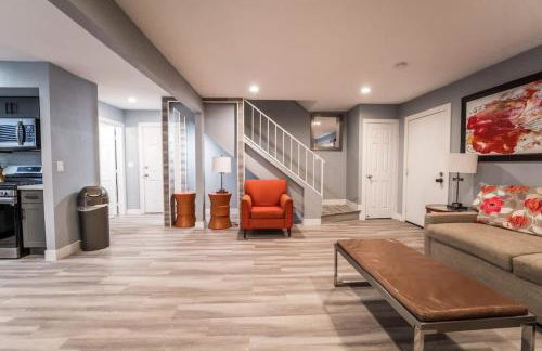 Luxury Living Just Steps from the Strip - Foto 7