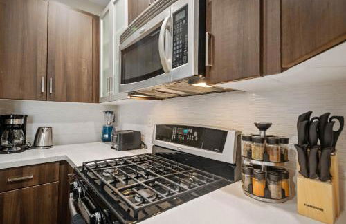 Promo Casa Miel Heart of Westwood Luxury Condo - Photo 8