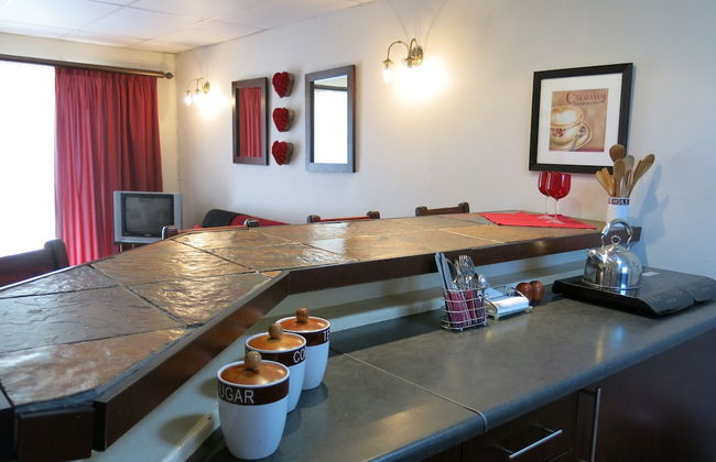 Self Catering 1 Bedroom Sofa Bedfull Bathroom Ideal for 4 Guets - Welcome - Foto 8