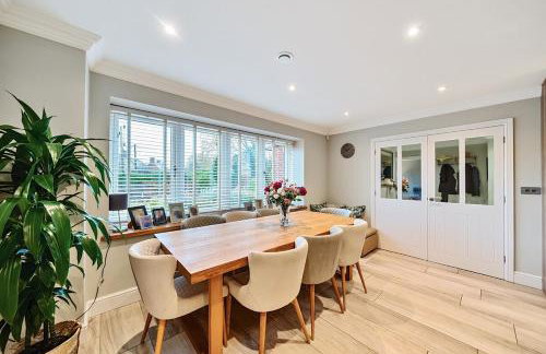 Luxurious Modern Henley Home with Pool & Hot Tub, 5 Bedrooms, Parking - Foto 14