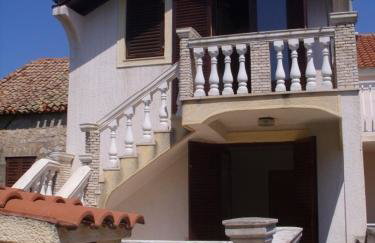Apartment in Zlarin with balcony, W-LAN, washing machine (3813-2) - Photo 2